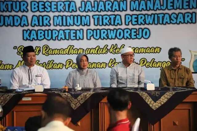 Perumda Air Minum Tirta Perwitasari Buka Bersama dengan Bupati dan Awak Media Perumda Air Minum Tirta Perwitasari Buka Bersama dengan Bupati dan Awak Media