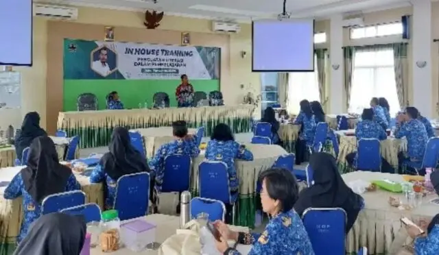 Perkuat Literasi Siswa, UMP Gelar Pelatihan Inovatif di SMA Negeri 6 Purworejo