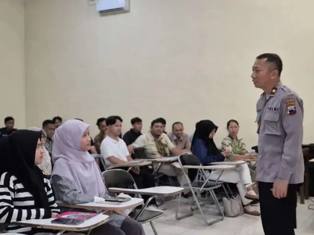 Kompol Dr. Suprihadi, Sosok Polisi Inspiratif yang Mengabdi Lewat Pendidikan Kompol Dr. Suprihadi, Sosok Polisi Inspiratif yang Mengabdi Lewat Pendidikan