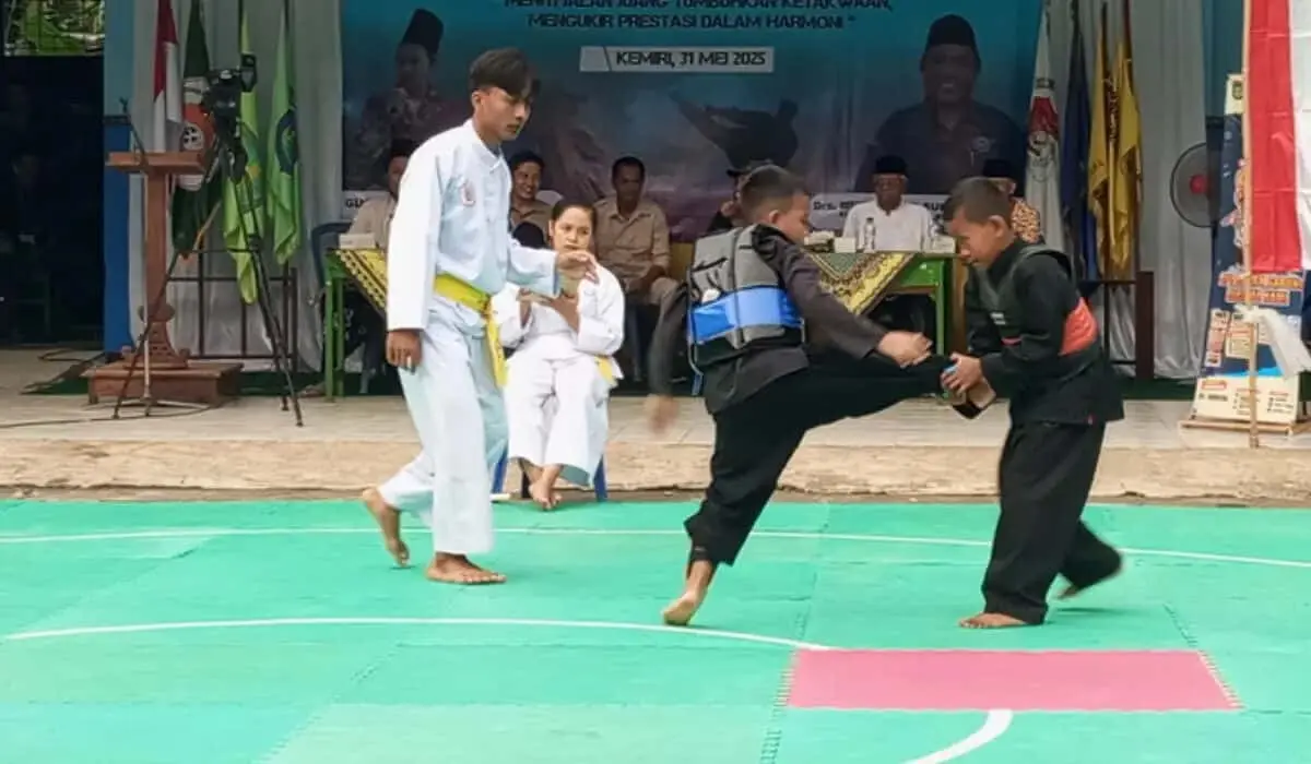 SMK Nurussalaf Kemiri Gelar Invitasi Pencak Silat se-Eks Kawedanan Kemiri SMK Nurussalaf Kemiri Gelar Invitasi Pencak Silat se-Eks Kawedanan Kemiri