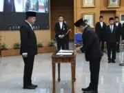 Lantik Pejabat Pimpinan Tinggi Pratama, Sekjen Kemendagri Tekankan Adaptasi Struktur Baru
