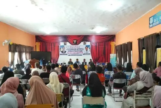 SMAN 3 Darul Makmur Mulai Menggelar Sosialisasi Aktfitas Siswa diluar Jam Sekolah SMAN 3 Darul Makmur Mulai Menggelar Sosialisasi Aktfitas Siswa diluar Jam Sekolah