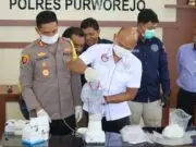 Komitmen Bersih dari Narkoba, Polres Purworejo Musnahkan Sabu Senilai Ratusan Juta Komitmen Bersih dari Narkoba, Polres Purworejo Musnahkan Sabu Senilai Ratusan Juta
