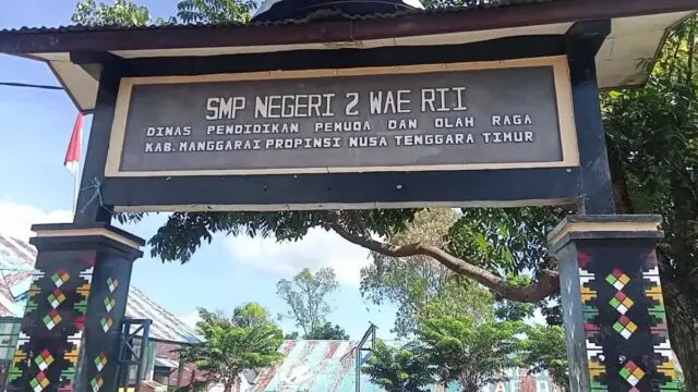 SMPN 2 Wae Ri'i Kabupaten Manggarai NTT Kekurangan Ruangan Kelas SMPN 2 Wae Ri'i Kabupaten Manggarai NTT Kekurangan Ruangan Kelas