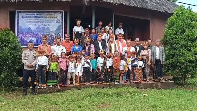 Belajar Budaya Sejak Dini, Anak Anak Taman Seminari Fyllano Pela Kunjungi Rumah Adat Gendang Bung Kaca Manggarai NTT Belajar Budaya Sejak Dini, Anak Anak Taman Seminari Fyllano Pela Kunjungi Rumah Adat Gendang Bung Kaca Manggarai NTT