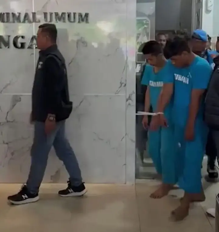 Ditreskrimum Polda Jateng Tangkap 4 Preman Berkedok Wartawan, Kombes Dwi: Mereka Jaringan Premanisme Ditreskrimum Polda Jateng Tangkap 4 Preman Berkedok Wartawan, Kombes Dwi: Mereka Jaringan Premanisme