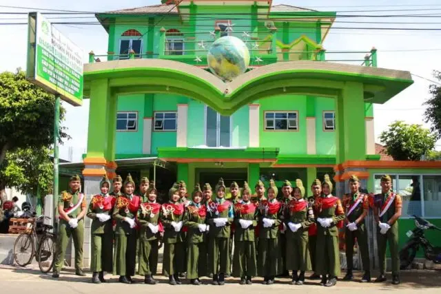 SMK VIP Ma’arif NU 1 Kemiri Sekolah Berbasis Pesantren dengan Sistem Kedisiplinan dan Kepedulian Sosial yang Terpadu SMK VIP Ma’arif NU 1 Kemiri Sekolah Berbasis Pesantren dengan Sistem Kedisiplinan dan Kepedulian Sosial yang Terpadu