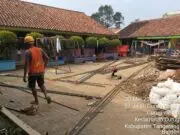 Proyek Ruang Kelas SDN Curug Wetan 4 Diduga Gunakan Besi Banci, Dinas Pendidikan Kabupaten Tangerang Dinilai Abai