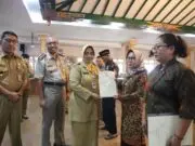 Penantian Usai, 40 Warga Keseneng Kantongi Sertipikat Rumah Penantian Usai, 40 Warga Keseneng Kantongi Sertipikat Rumah