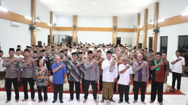 Doa Bersama Lintas Agama Warnai Peringatan Hari Bhayangkara ke-79 di Polres Purworejo Doa Bersama Lintas Agama Warnai Peringatan Hari Bhayangkara ke-79 di Polres Purworejo