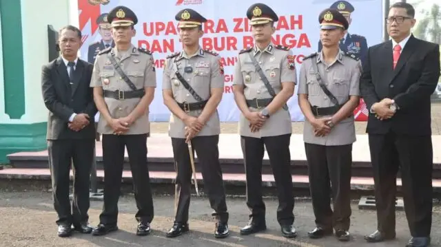 Kapolres Purworejo Tegaskan Tidak Ada Penilangan Bagi Sopir Truk yang Ikut Aksi ODOL Kapolres Purworejo Tegaskan Tidak Ada Penilangan Bagi Sopir Truk yang Ikut Aksi ODOL