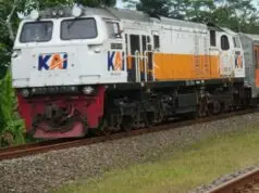 KAI Daop 5 Purwokerto Tegaskan Larangan Pelemparan Batu ke Kereta Api, Pelaku Terancam 15 Tahun Penjara KAI Daop 5 Purwokerto Tegaskan Larangan Pelemparan Batu ke Kereta Api, Pelaku Terancam 15 Tahun Penjara
