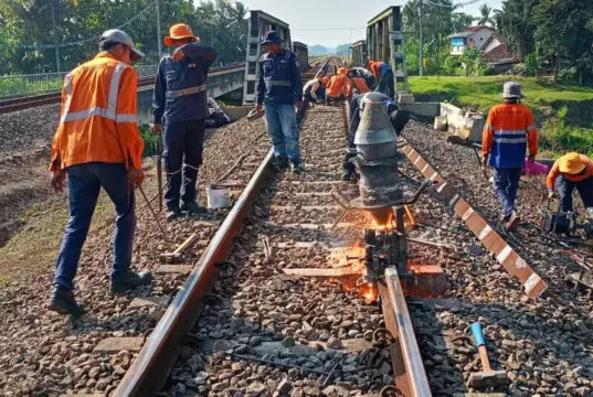Tingkatkan Keselamatan, KAI Daop 5 Purwokerto Ganti Rel Jalur Gombong–Karanganyar Sepanjang 14,2 Km
