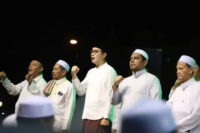 Ribuan Jamaah Padati Alun-Alun, Kutoarjo Bersholawat Penuhi Langit Purworejo dengan Doa dan Cinta Rasul Ribuan Jamaah Padati Alun-Alun, Kutoarjo Bersholawat Penuhi Langit Purworejo dengan Doa dan Cinta Rasul