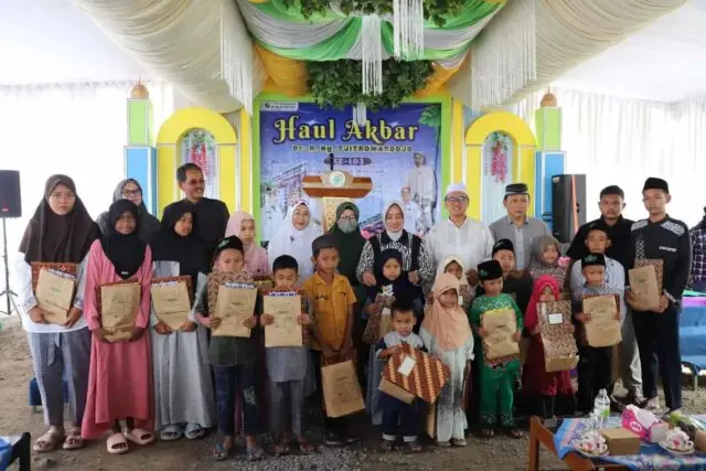 Teladani dr Tjitrowardojo, RSUD Purworejo Gelar Haul dan Santunan Yatim-Duafa Teladani dr Tjitrowardojo, RSUD Purworejo Gelar Haul dan Santunan Yatim-Duafa