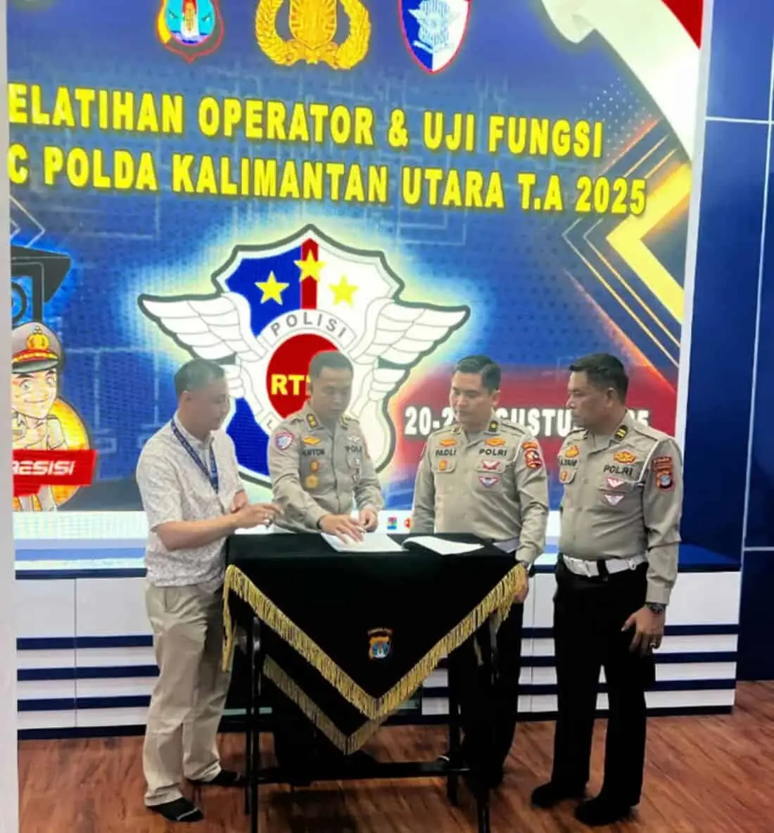 Penyerahan RTMC Beserta Uji Fungsi dan Pelatihan Operator dari Korlantas Polri kepada Ditlantas Polda Kaltara Penyerahan RTMC Beserta Uji Fungsi dan Pelatihan Operator dari Korlantas Polri kepada Ditlantas Polda Kaltara