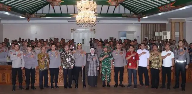 Sinergi Kuat! Polres Purworejo Gelar Apel Tiga Pilar di Gedung Arahiwang Sinergi Kuat! Polres Purworejo Gelar Apel Tiga Pilar di Gedung Arahiwang