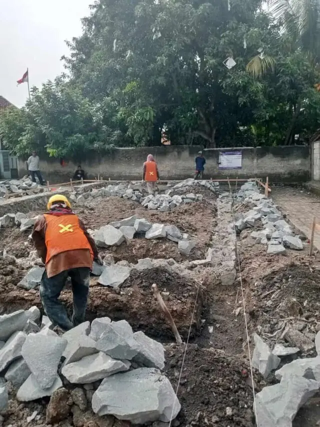 Proyek Balai Penyuluh KB Sukadiri, Diduga Tak Sesuai Spesifikasi, Kedalaman Pondasi Jadi Sorotan