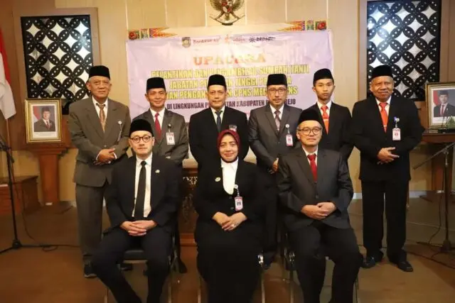 Tingkatkan Kinerja, Tiga Kepala Dinas di Purworejo Resmi Rotasi Jabatan Tingkatkan Kinerja, Tiga Kepala Dinas di Purworejo Resmi Rotasi Jabatan