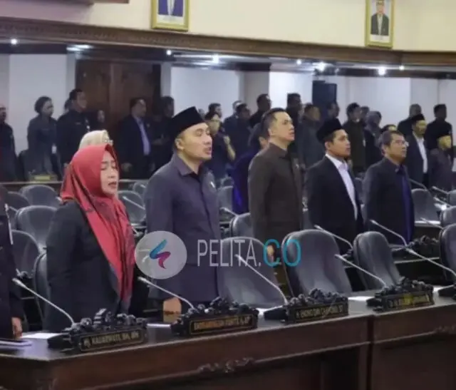 Ketua DPRD Jateng Terima Rp79,6 Juta per Bulan, Angka Kemiskinan Capai 3,3 Juta Jiwa Ketua DPRD Jateng Terima Rp79,6 Juta per Bulan, Angka Kemiskinan Capai 3,3 Juta Jiwa