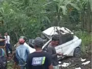 KA Argo Dwipangga Tabrak Mobil di Kebumen, Sopir Tewas di Lokasi KA Argo Dwipangga Tabrak Mobil di Kebumen, Sopir Tewas di Lokasi