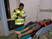 Tabrak Truk Parkir Darurat, Pemotor di Purworejo Alami Luka Robek di Mulut Tabrak Truk Parkir Darurat, Pemotor di Purworejo Alami Luka Robek di Mulut