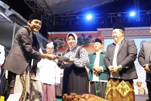 Peringatan Maulid Nabi, Momentum Perkuat Kebersamaan dan Persatuan Peringatan Maulid Nabi, Momentum Perkuat Kebersamaan dan Persatuan