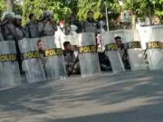 Massa Tak Kunjung Datang, TNI–Polri Tetap Siaga di Depan Gedung DPRD Purworejo
