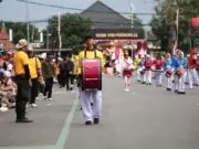 Tampil Gemilang, SMPN 4 Purworejo Sabet Juara Karnaval Kreatif dan Drumband HUT ke-80 RI