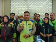 Polantas Menyapa Bersama Komunitas Ojek Online, Kakorlantas Ingatkan Keselamatan di Jalan Utama