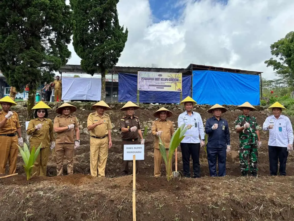 Dukung Program Kementerian Imigrasi Dan Pemasyarakatan, Rutan Kelas IIB Ruteng Manggarai NTT Tanam Bibit Kelapa Dukung Program Kementerian Imigrasi Dan Pemasyarakatan, Rutan Kelas IIB Ruteng Manggarai NTT Tanam Bibit Kelapa