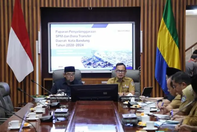 Wamendagri Bima Dorong Pemkot Bandung Lakukan Inovasi Pendanaan Alternatif Wamendagri Bima Dorong Pemkot Bandung Lakukan Inovasi Pendanaan Alternatif