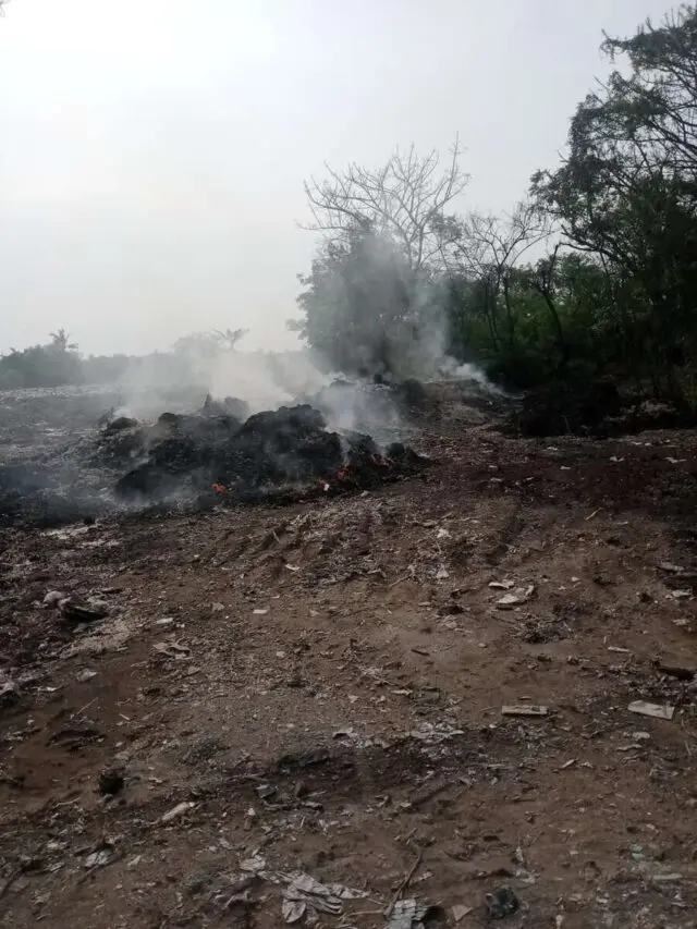 Pembakaran Sampah Ilegal Meresahkan Warga di Sukawali , Diduga Kiriman dari Luar Daerah ‎