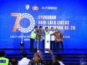 Kapolri Luncurkan Digital Korlantas dan Sematkan Pin Emas