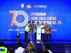 Kapolri Luncurkan Digital Korlantas dan Sematkan Pin Emas Kapolri Luncurkan Digital Korlantas dan Sematkan Pin Emas