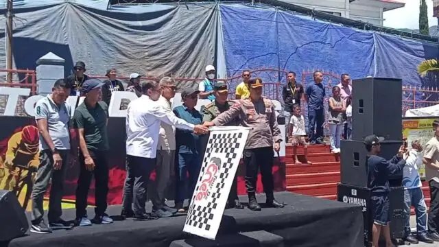 Wakil Bupati Manggarai Resmi Melepas Peserta Tour De En Te Te Ke Etape 10 Labuan Bajo Wakil Bupati Manggarai Resmi Melepas Peserta Tour De En Te Te Ke Etape 10 Labuan Bajo