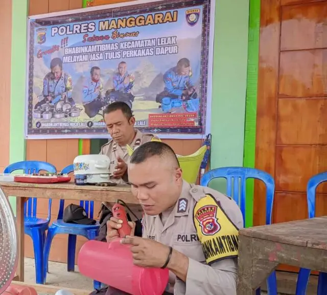 Dekatkan Diri Dengan Masyarakat, Bhabinkamtibmas Kecamatan Lelak Polres Manggarai Gelar Sabtu Tulis