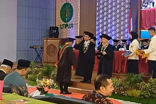 Tak Hanya Cumlaude, Wisuda UMPwr Juga Dihadiri Mahasiswa Difabel dan Non-Muslim Tak Hanya Cumlaude, Wisuda UMPwr Juga Dihadiri Mahasiswa Difabel dan Non-Muslim