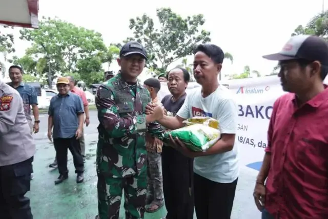 Bagikan 1.200 Paket, Kodim 0208/Asahan dan PT Inalum Gelar Gerakan Pasar Murah Bagikan 1.200 Paket, Kodim 0208/Asahan dan PT Inalum Gelar Gerakan Pasar Murah