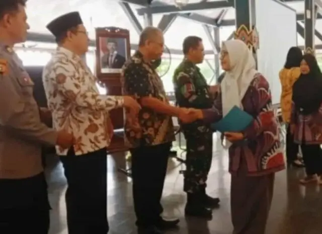 PMI Purworejo Apresiasi 95 Pendonor Darah, Bupati: Bukti Nyata Kepedulian Sesama PMI Purworejo Apresiasi 95 Pendonor Darah, Bupati: Bukti Nyata Kepedulian Sesama