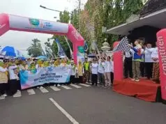 Lautan Santri Padati Alun-Alun Purworejo, 17 Ribu Warga NU Ikuti Jalan Sehat Hari Santri Nasional 2025 Lautan Santri Padati Alun-Alun Purworejo, 17 Ribu Warga NU Ikuti Jalan Sehat Hari Santri Nasional 2025