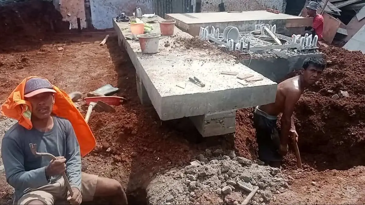 Pembangunan Menara Telekomunikasi di Kampung Cadas, Diduga Belum Miliki Izin PBG