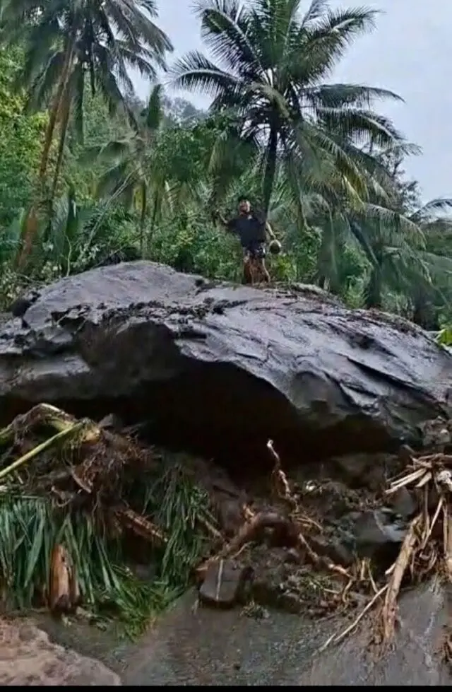 Hujan Deras Picu Longsor di Sawangan dan Pohon Tumbang di Girigondo Pituruh Hujan Deras Picu Longsor di Sawangan dan Pohon Tumbang di Girigondo Pituruh