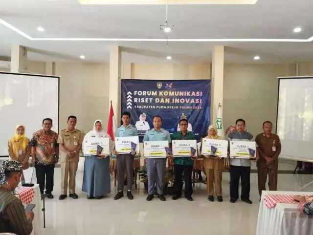 Pemenang Lomba Krenova dan Inovasi Perangkat Daerah 2025 Terima Penghargaan Pemenang Lomba Krenova dan Inovasi Perangkat Daerah 2025 Terima Penghargaan