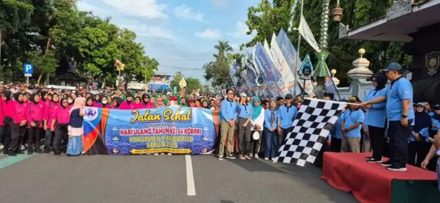Meriah! HUT ke-54 KORPRI Purworejo, Ribuan Peserta Ramaikan Jalan Sehat Meriah! HUT ke-54 KORPRI Purworejo, Ribuan Peserta Ramaikan Jalan Sehat