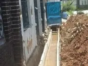 Tampa Papan Informasi Proyek, Pekerjaan Pemasangan U-Ditch di Medang Lestari Diduga Asal Jadi