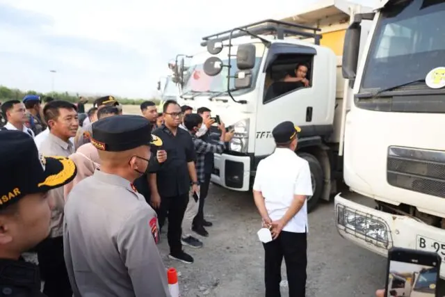 Kapolda dan Gubernur Tinjau Pengaturan Operasional Truk Tambang di Cilegon