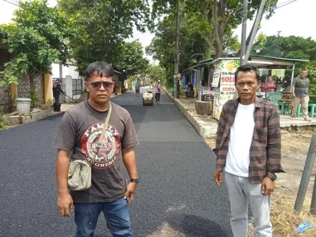 Jalan Lingkungan RW 24 Dasana Indah Dihotmix: Warga Apresiasi Jalan Lingkungan RW 24 Dasana Indah Dihotmix: Warga Apresiasi