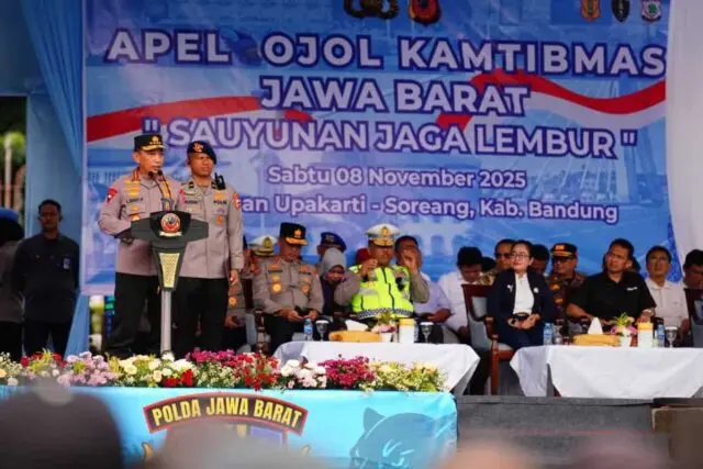 Kapolri Pimpin Apel Ojol Kamtibmas di Jabar: Bersatu Padu Jaga Keamanan Kapolri Pimpin Apel Ojol Kamtibmas di Jabar: Bersatu Padu Jaga Keamanan