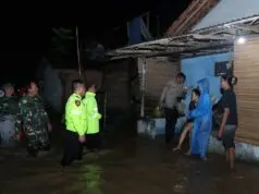 Tanggul Jebol, Banjir Rendam Lima Desa di Kebumen, Jalan Nasional III Karanganyar Sempat Lumpuh Tanggul Jebol, Banjir Rendam Lima Desa di Kebumen, Jalan Nasional III Karanganyar Sempat Lumpuh